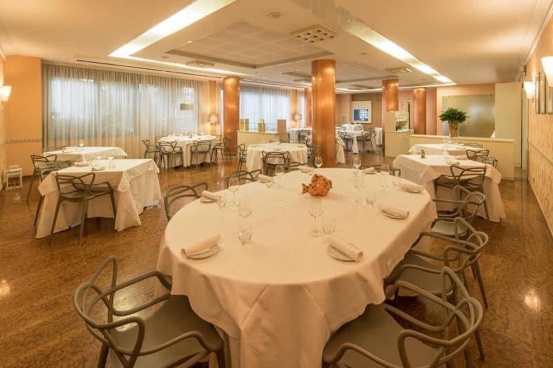 Ristorante Hotel Lucia - 100 Mt Dal Mare Giulianova Exteriér fotografie